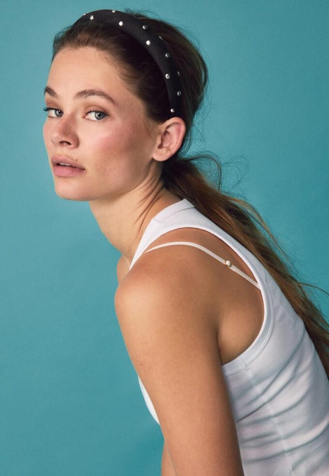 Hårbånd med nitter