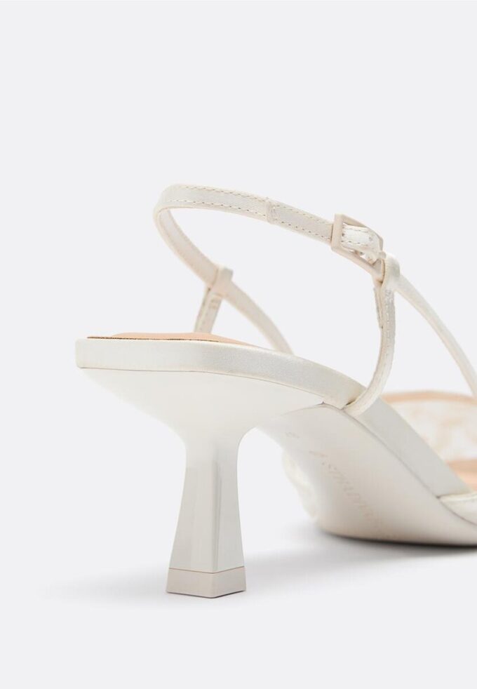 Høyhælte sko i mesh med rhinestones