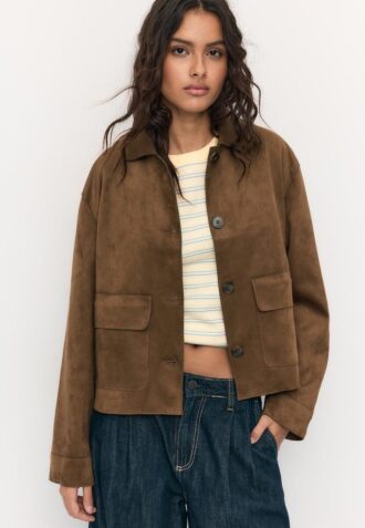 Jakke i imitert semsket skinn med lommer