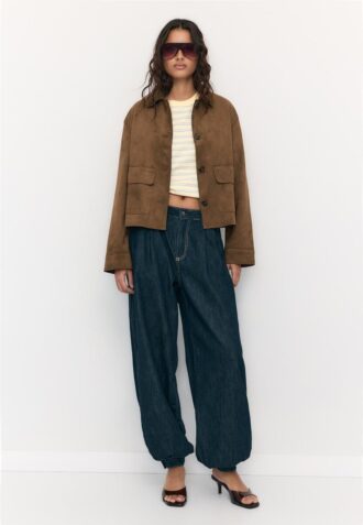 Jakke i imitert semsket skinn med lommer