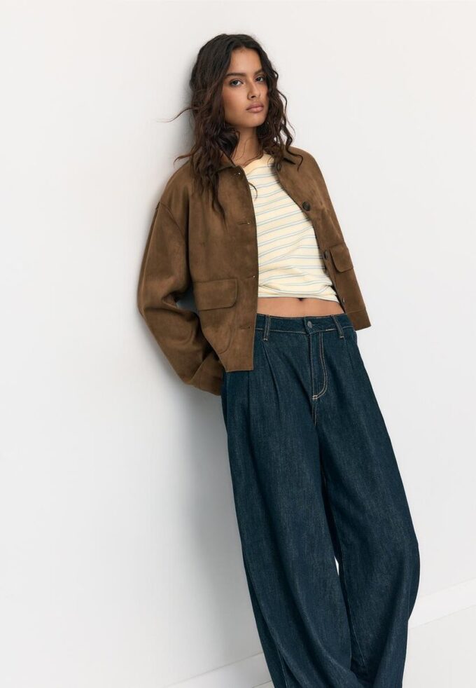 Jakke i imitert semsket skinn med lommer