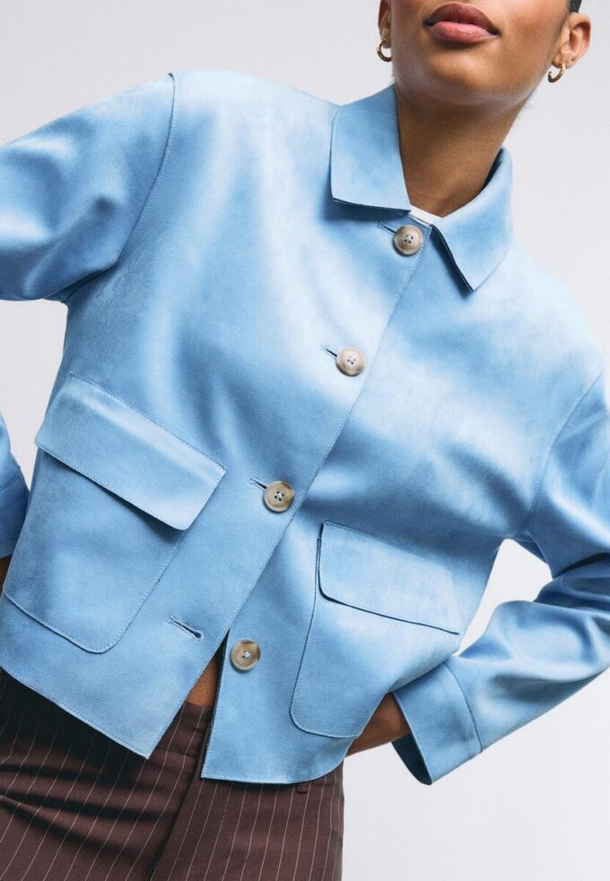 Jakke i imitert semsket skinn med lommer