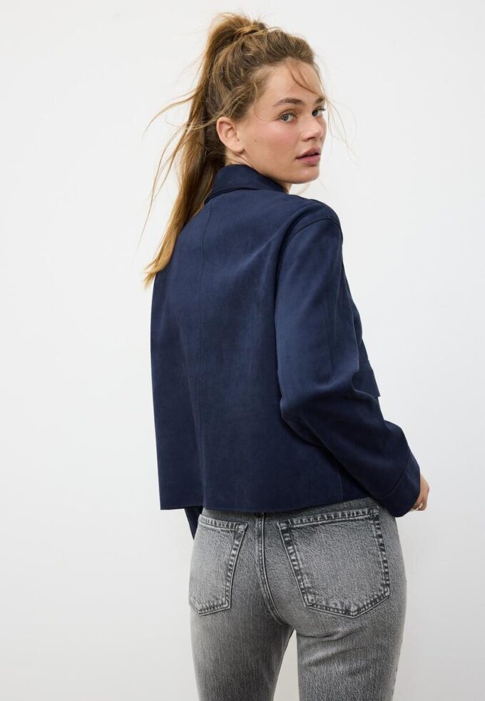 Jakke i imitert semsket skinn med lommer