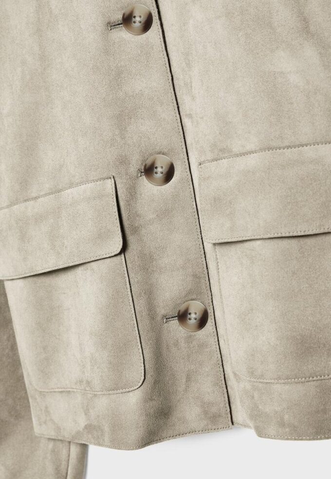 Jakke i imitert semsket skinn med lommer