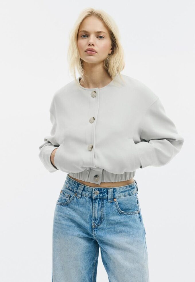 Jakke med puffermmer og rund hals