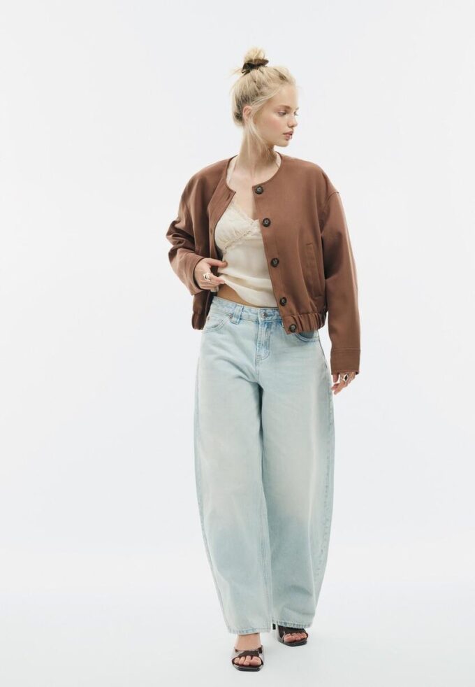 Jakke med puffermmer og rund hals