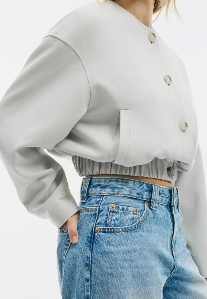 Jakke med puffermmer og rund hals