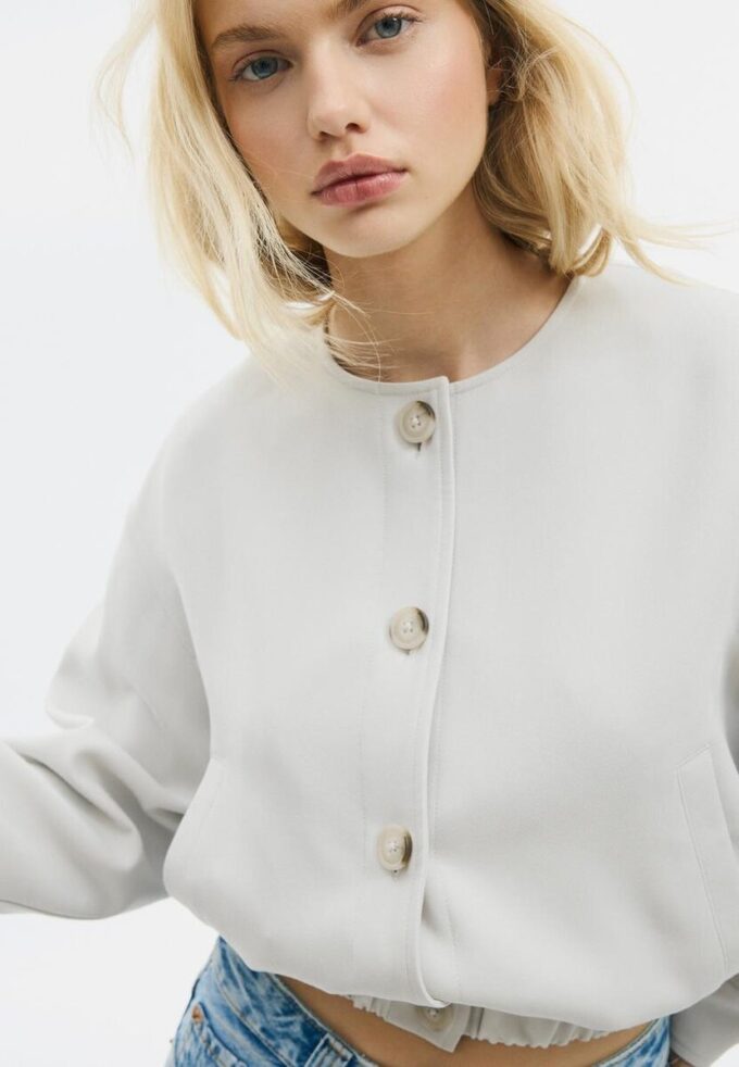 Jakke med puffermmer og rund hals