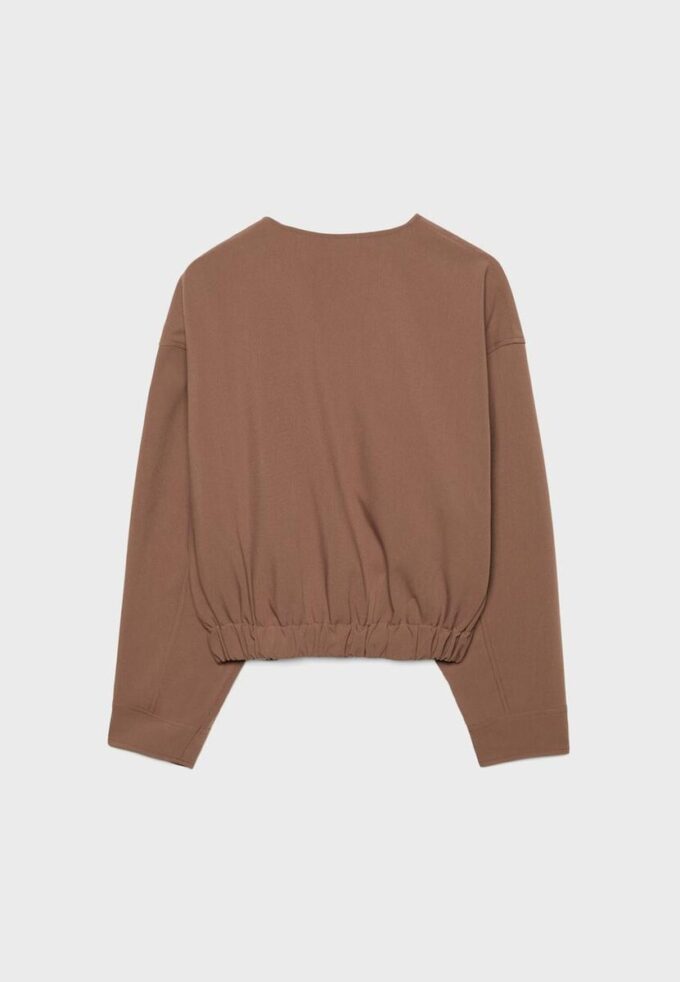 Jakke med puffermmer og rund hals