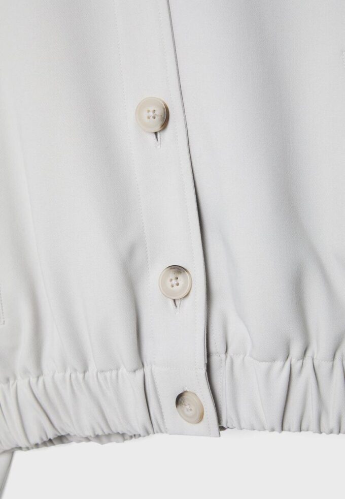 Jakke med puffermmer og rund hals