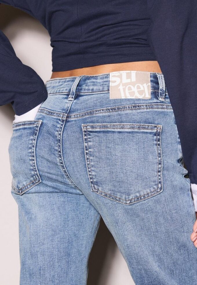 Jeans med lav midje og klokkebunn