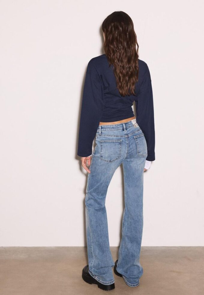 Jeans med lav midje og klokkebunn