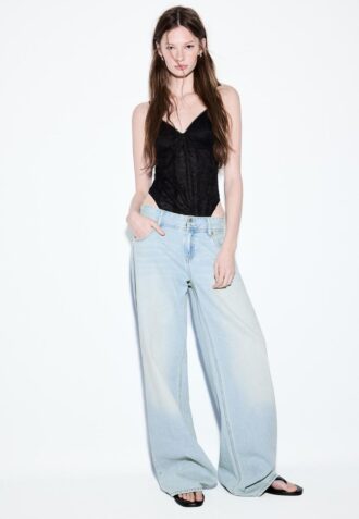 Jeans med lav midje og to knapper