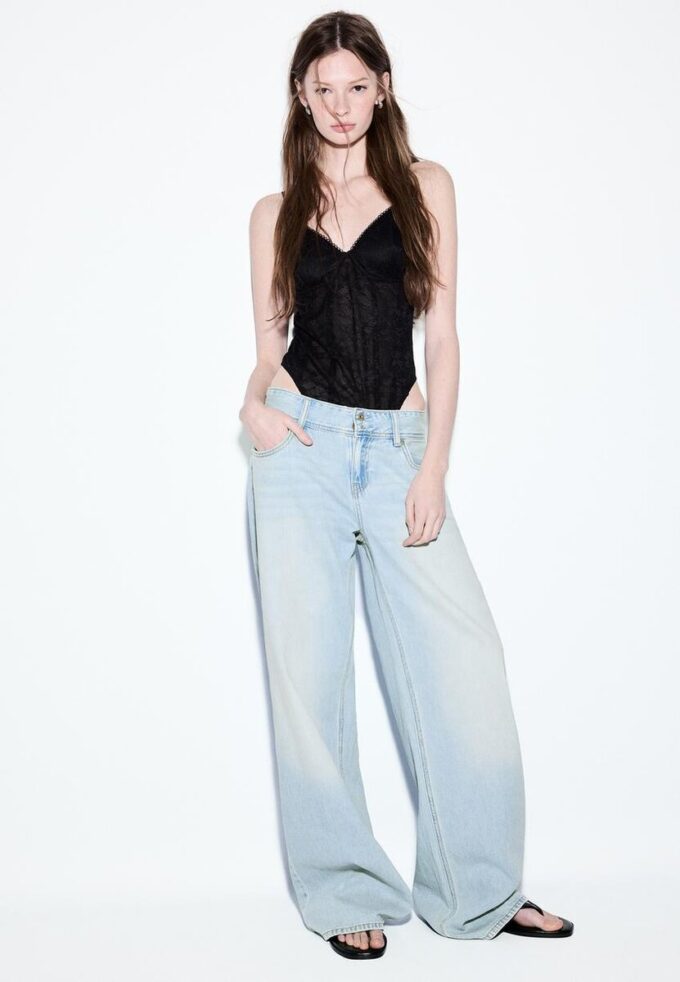 Jeans med lav midje og to knapper