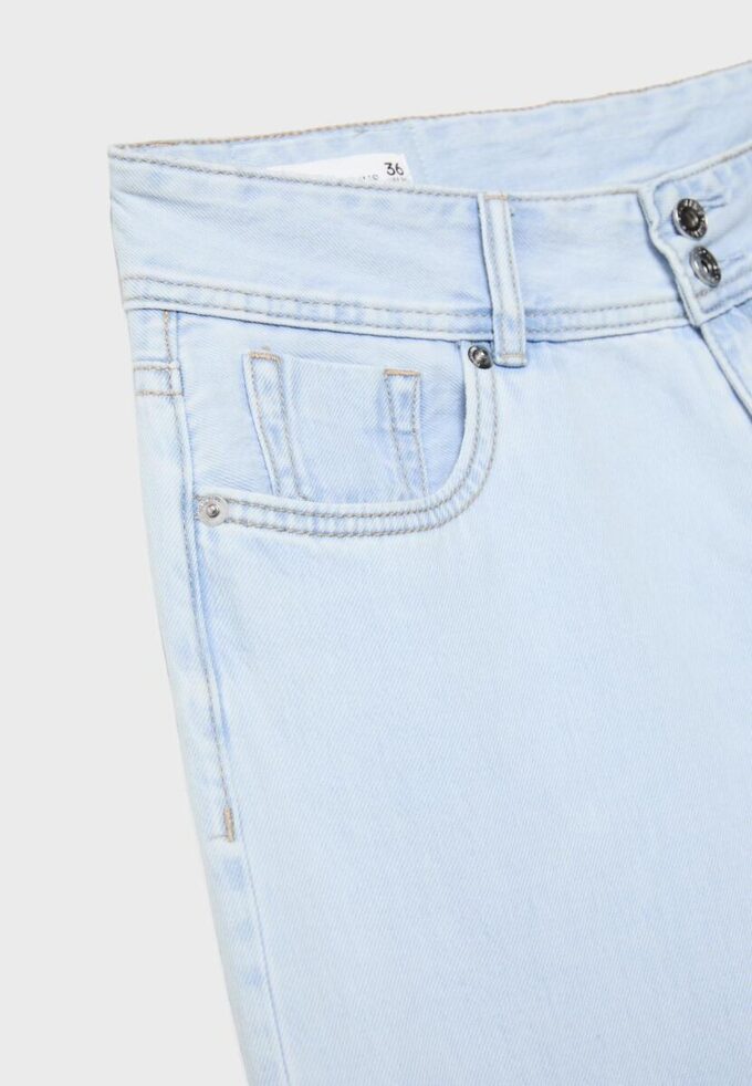 Jeans med lav midje og to knapper