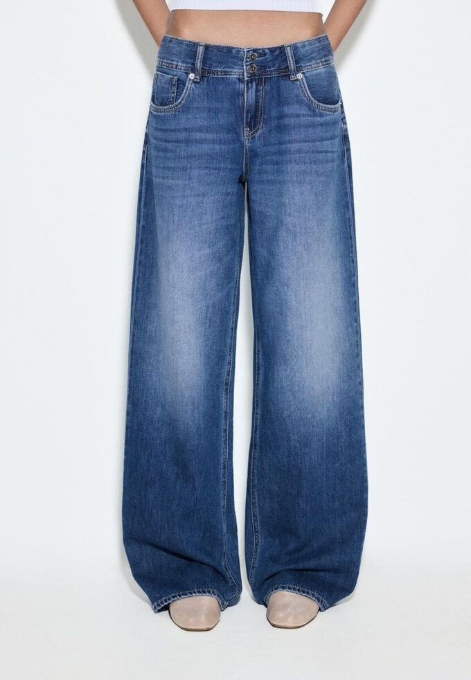 Jeans med lav midje og to knapper