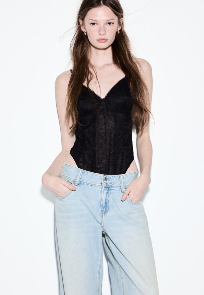 Jeans med lav midje og to knapper