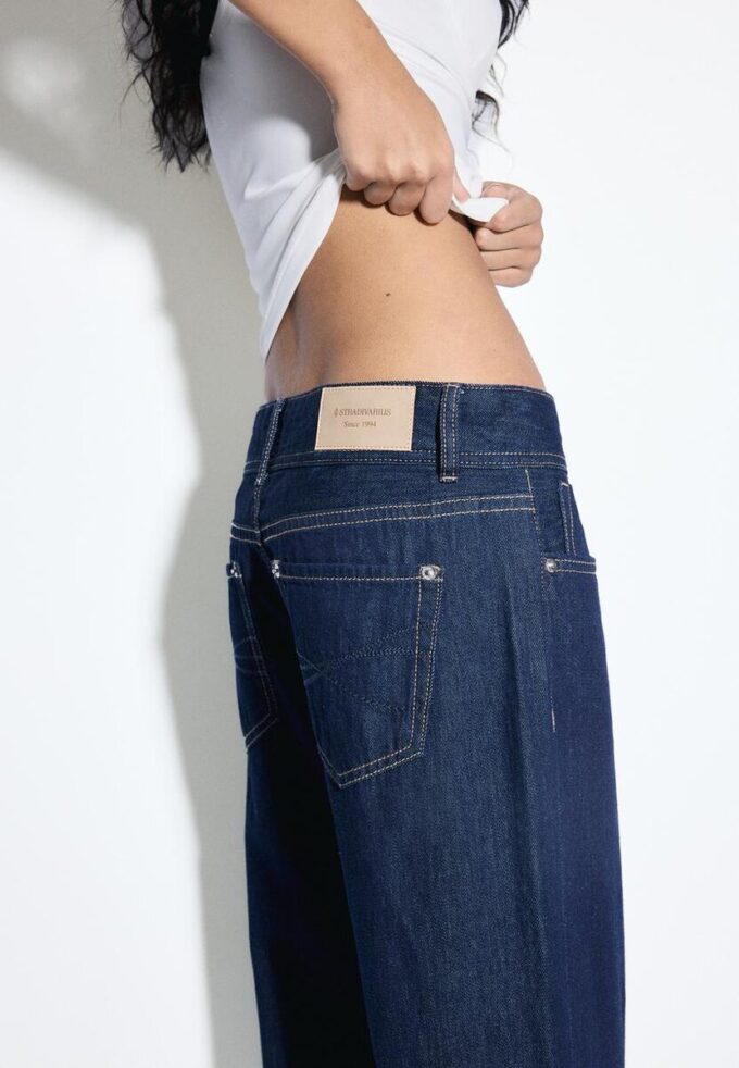 Jeans med lav midje og to knapper