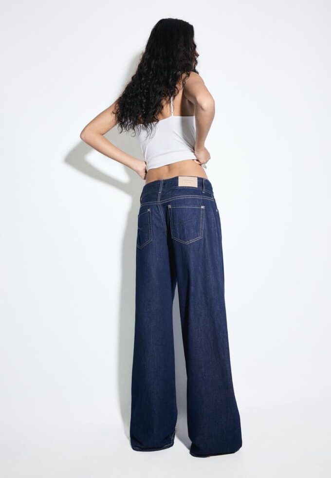 Jeans med lav midje og to knapper