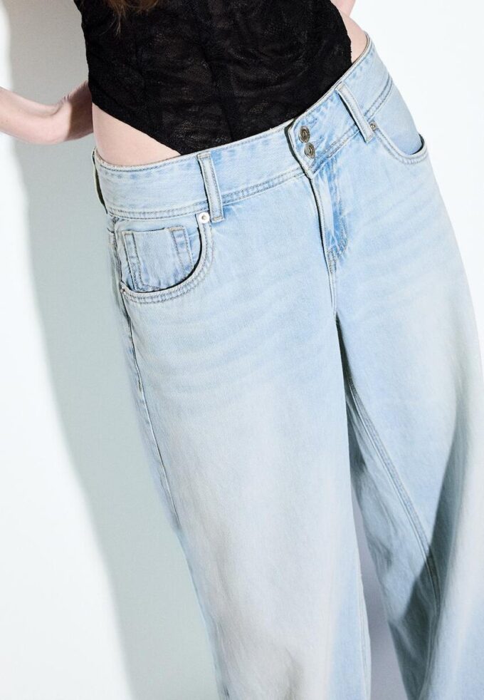 Jeans med lav midje og to knapper