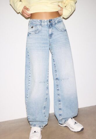 Jeans med lav midje og utvidet ben