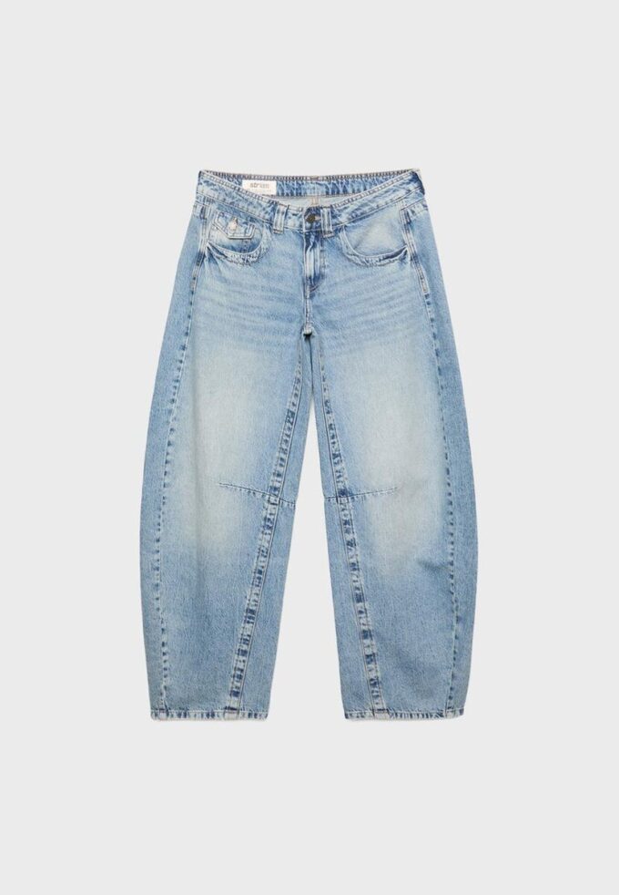 Jeans med lav midje og utvidet ben