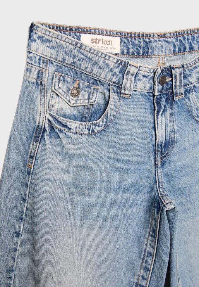 Jeans med lav midje og utvidet ben