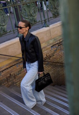 Kort blazer i skinnimitasjon