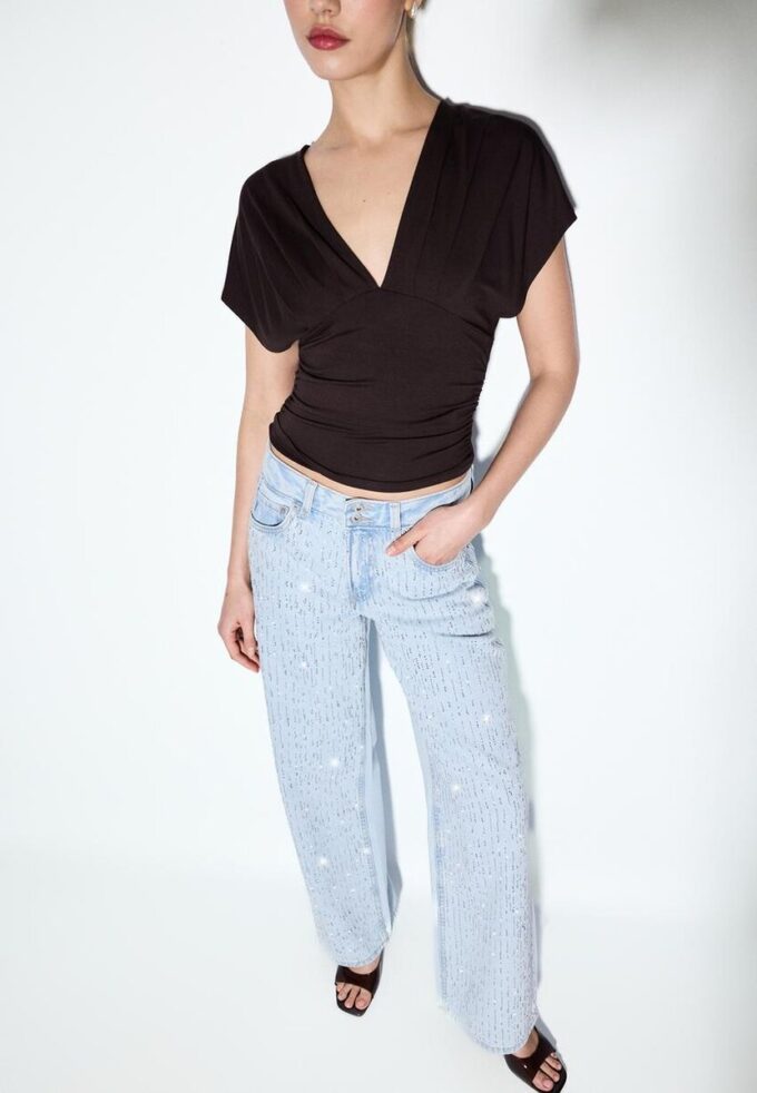 Jeans med lav midje og Wide Leg-ben med rhinestones
