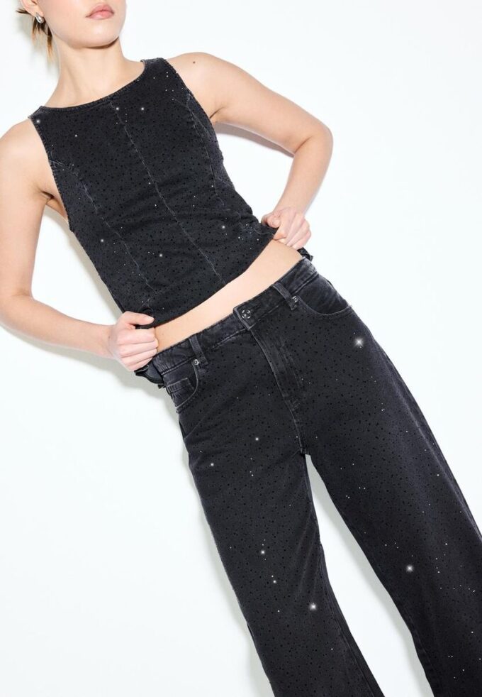 Jeans med rett passform og rhinestones
