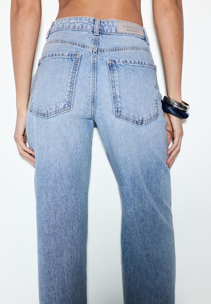 Jeans med rett passform og rhinestones