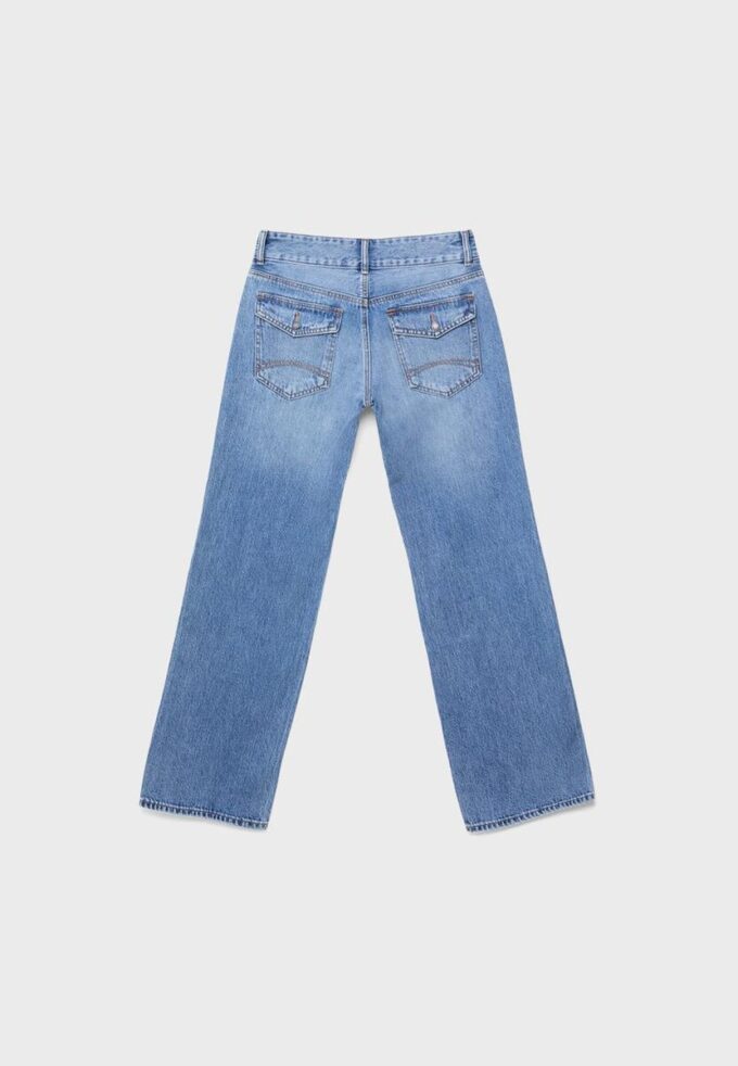 Jeans med rette ben og doble metallknapper