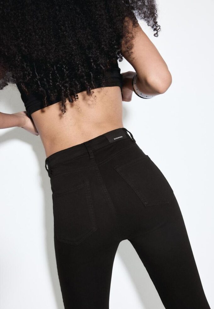 Jeans med superhøy midje