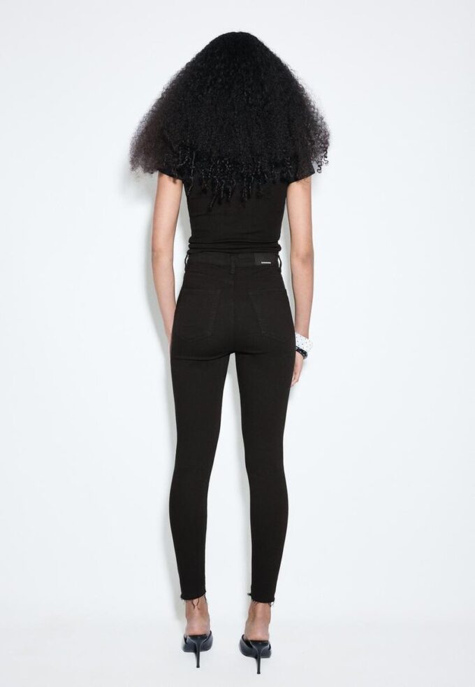 Jeans med superhøy midje