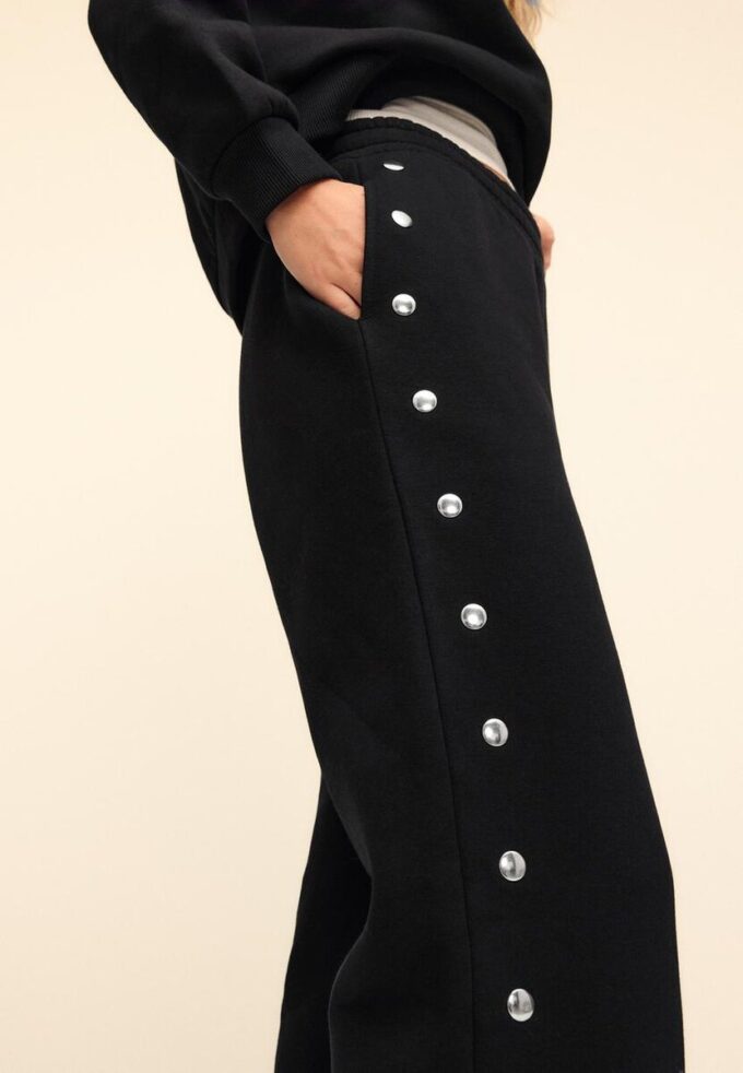 Joggebukse med nitter