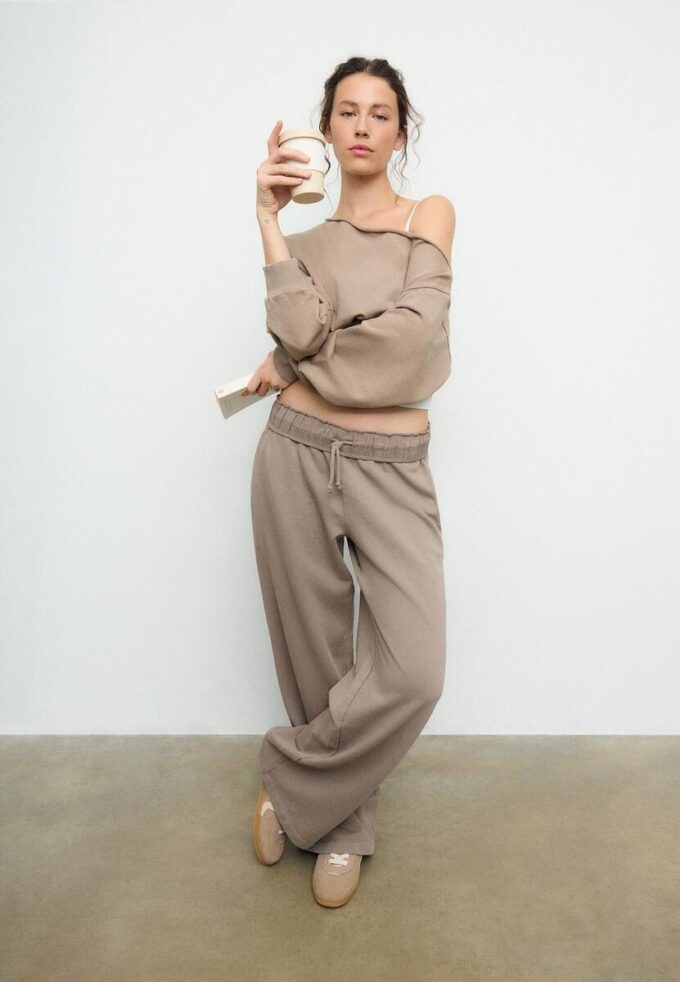 Joggebukse med rett ben og vasket effekt