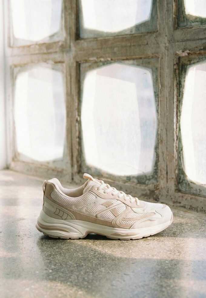 Joggesko med detaljer