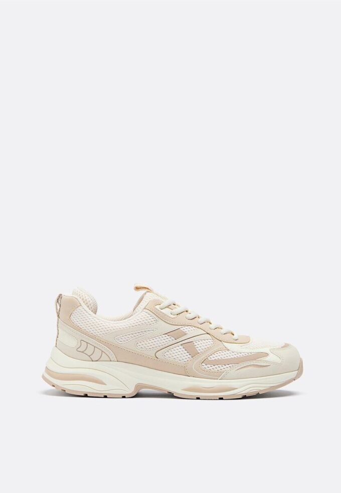 Joggesko med detaljer