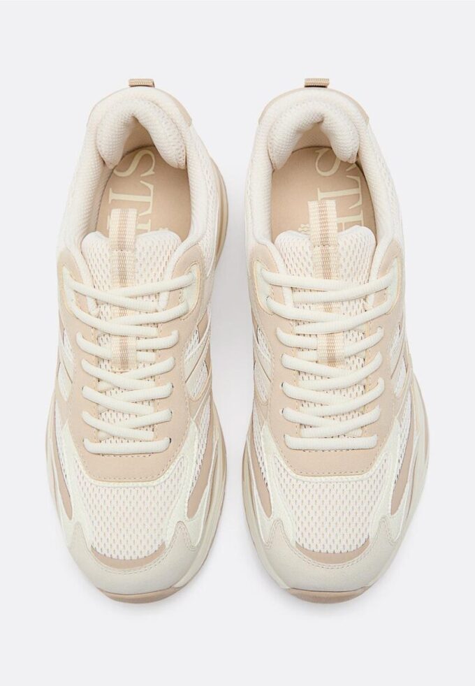 Joggesko med detaljer