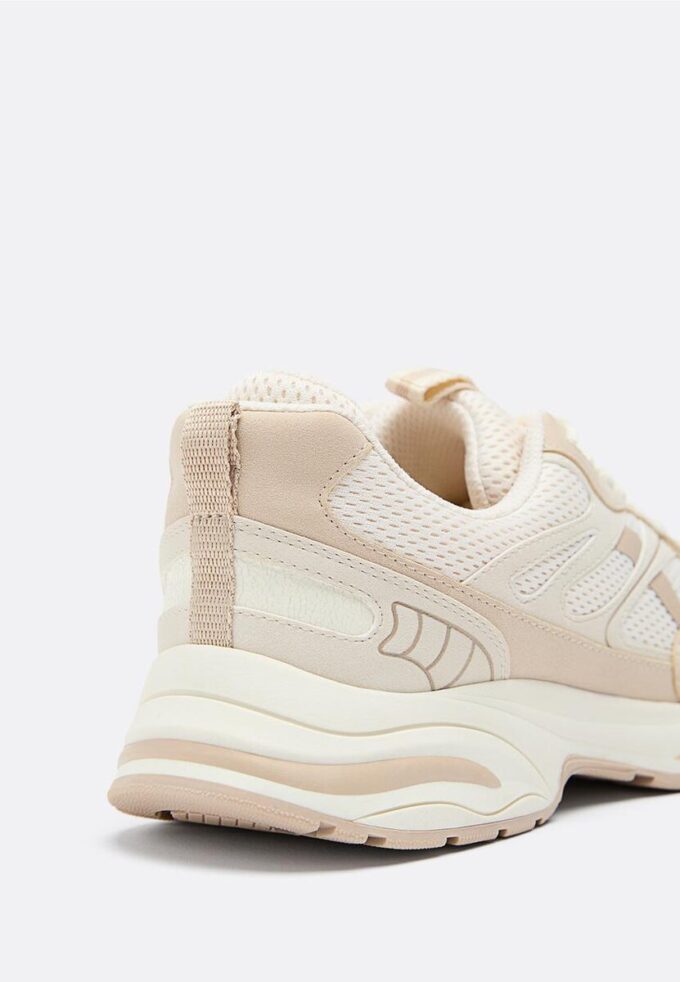 Joggesko med detaljer