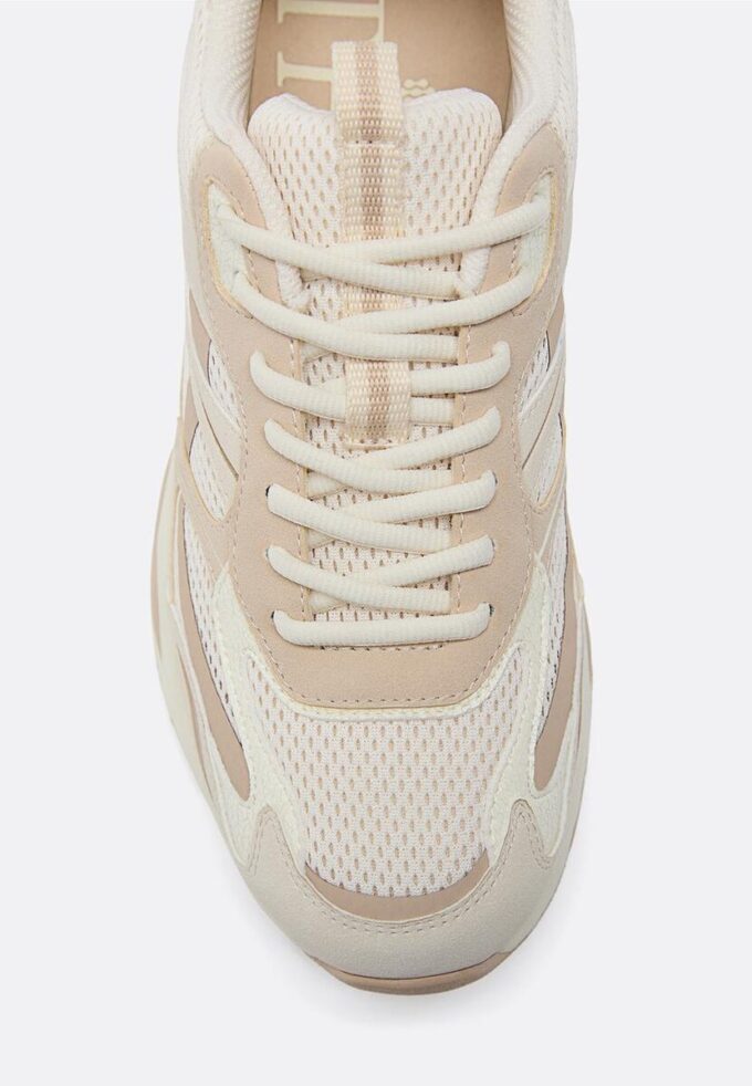 Joggesko med detaljer