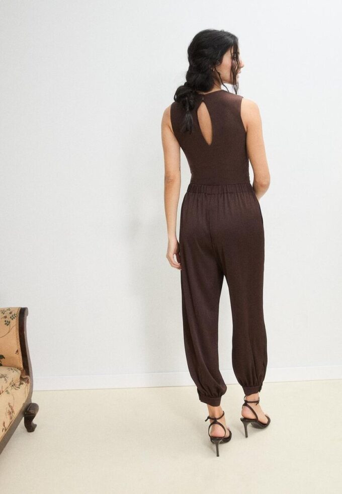 Jumpsuit med halterneck i sateng