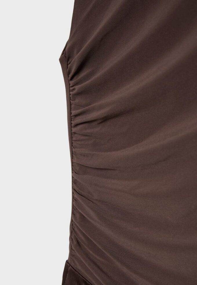 Jumpsuit med halterneck i sateng