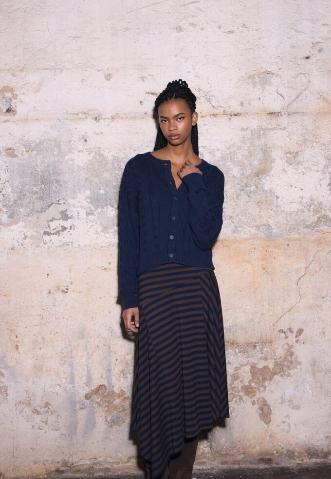 Kabelstrikket cardigan med knapper