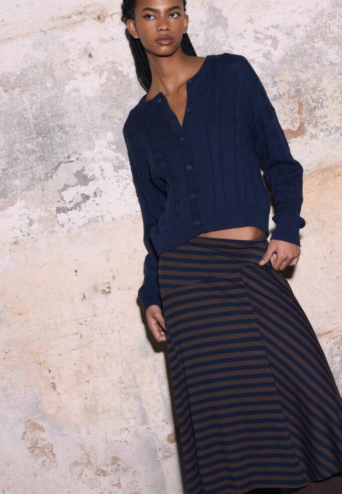 Kabelstrikket cardigan med knapper