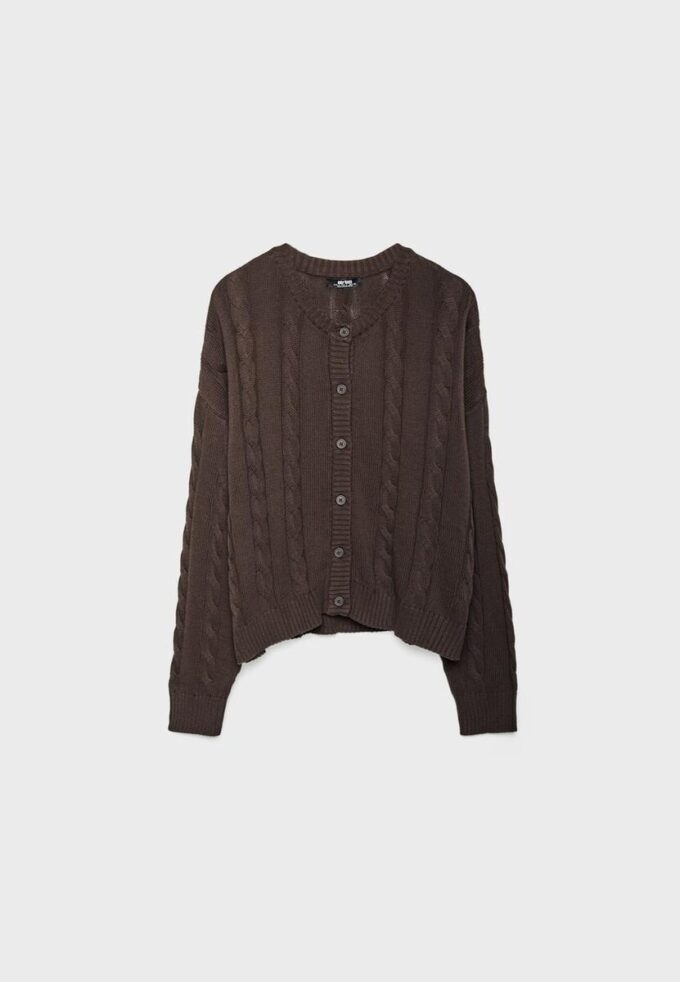 Kabelstrikket cardigan med knapper