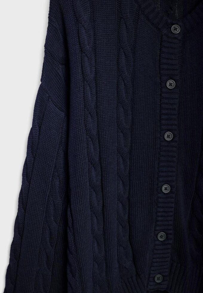Kabelstrikket cardigan med knapper