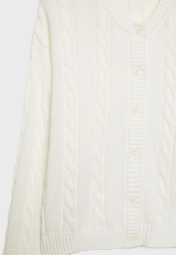 Kabelstrikket cardigan med knapper