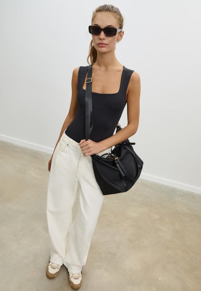 Kontrastfarget handleveske