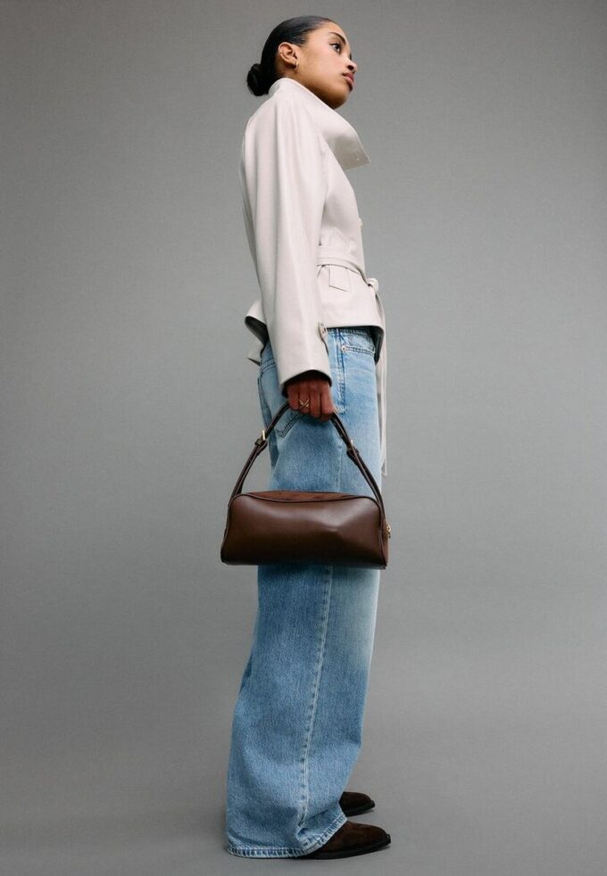 Kontrastfarget skulderveske med dobbelt håndtak